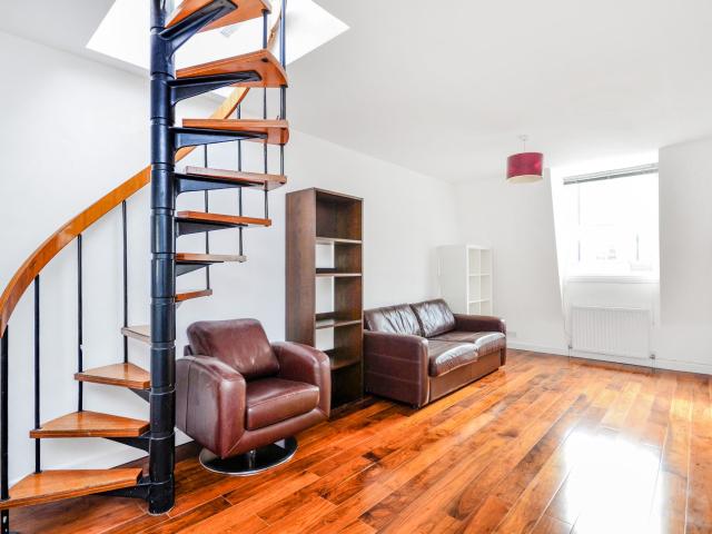 1 Bedroom Flat for Rent in Hatherley Grove | Foxtons