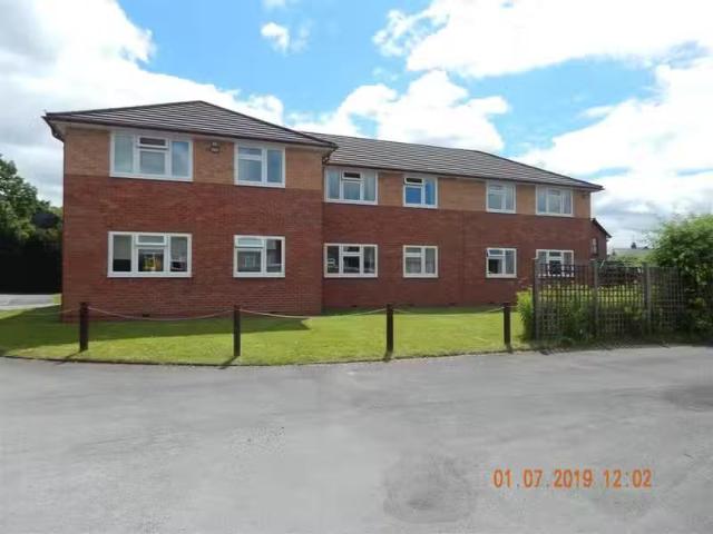 1 bedroom flat for rent in Headley Court, The Rough, Headless.