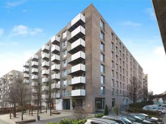 1 bedroom flat for rent in Heron Place, 4 Bramwell Way, Dockla.