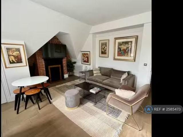 1 bedroom flat for rent in High Street, Epping, CM16