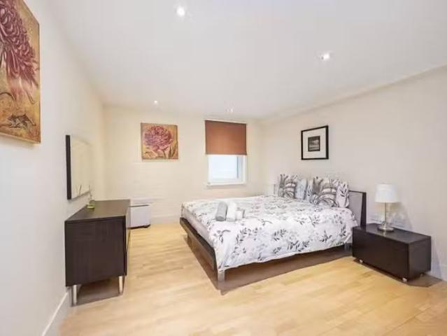 1 bedroom flat for rent in High Timber Street, City, London, E.