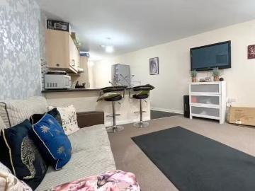 1 bedroom flat for rent in Hunters Lodge, Hunter Street, Cardi.
