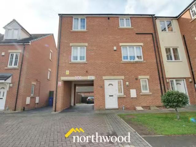 1 bedroom flat for rent in Lakeside Mews, Thorne, Doncaster, DN8