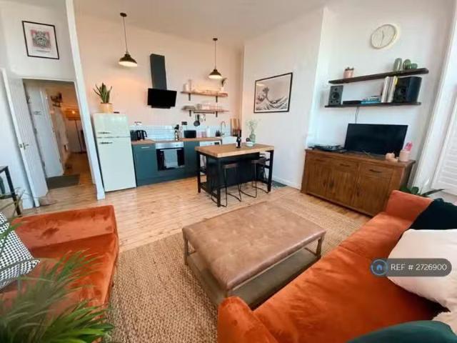 1 bedroom flat for rent in Lewis Crescent, Cliftonville, Marga.