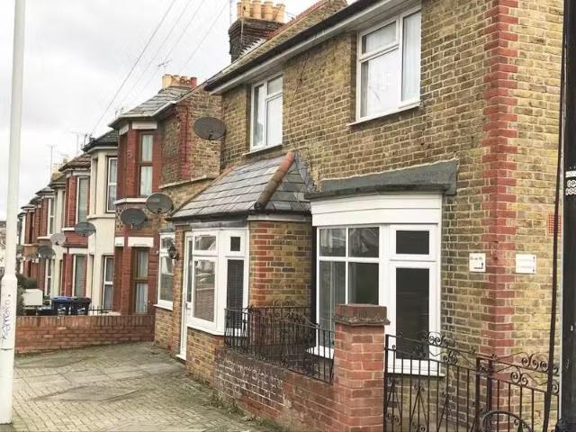 1 bedroom flat for rent in Margate Road, Ramsgate, CT11