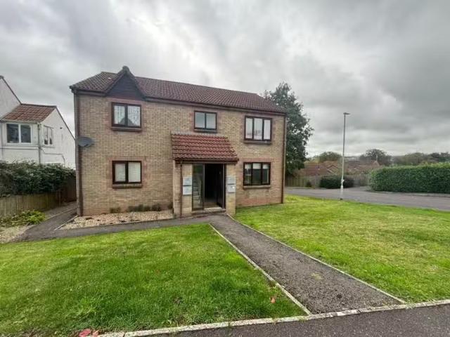 1 bedroom flat for rent in Mendip Court, Street, BA16