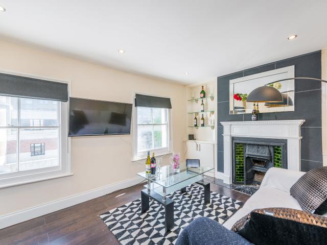 1 Bedroom Flat for Rent in North End Road | Foxtons