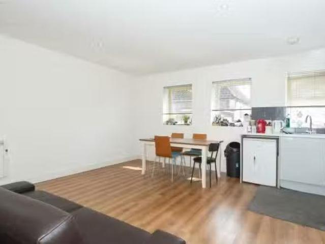 1 bedroom flat for rent in North Road, Lancing, BN15