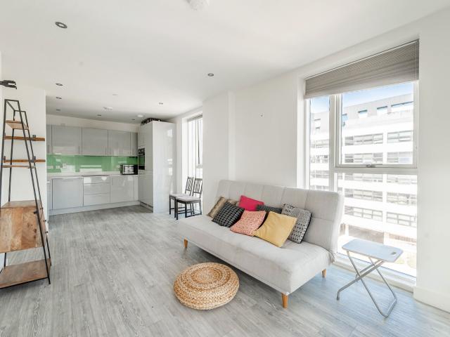 1 Bedroom Flat for Rent in Northolt Road | Foxtons