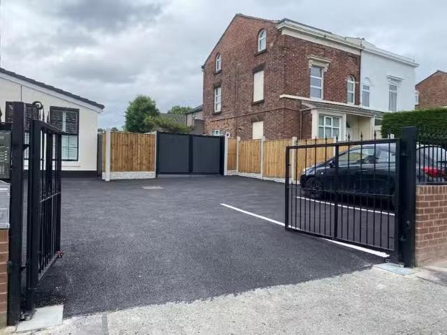 1 bedroom flat for rent in Old Chester Road, Birkenhead, Wirra.