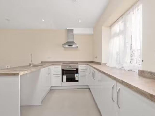 1 bedroom flat for rent in Ongar Road, Brentwood, Esinteractio.