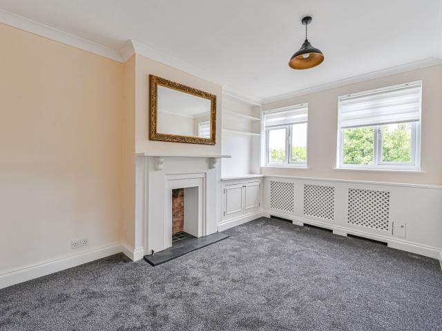 1 Bedroom Flat for Rent in Palace Road | Foxtons