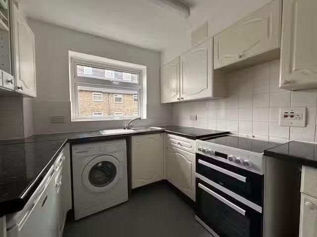1 bedroom flat for rent in Park Hill Road, Bromley, BR2
