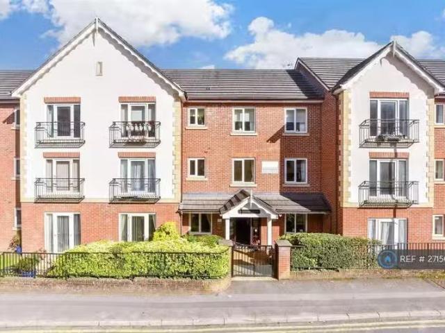 1 bedroom flat for rent in Pegasus Court, Caterham, CR3