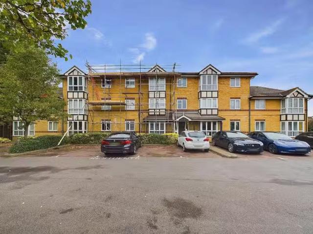 1 bedroom flat for rent in Peregrine Court, Edison Road, Welli.
