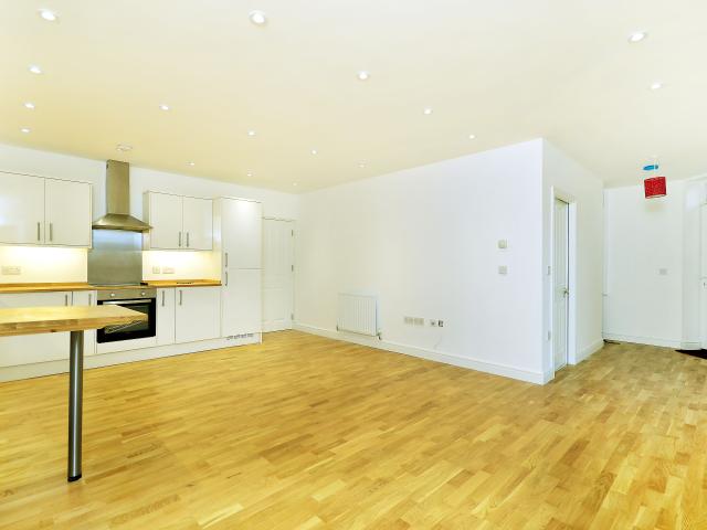 1 Bedroom Flat for Rent in Portland Road | Foxtons