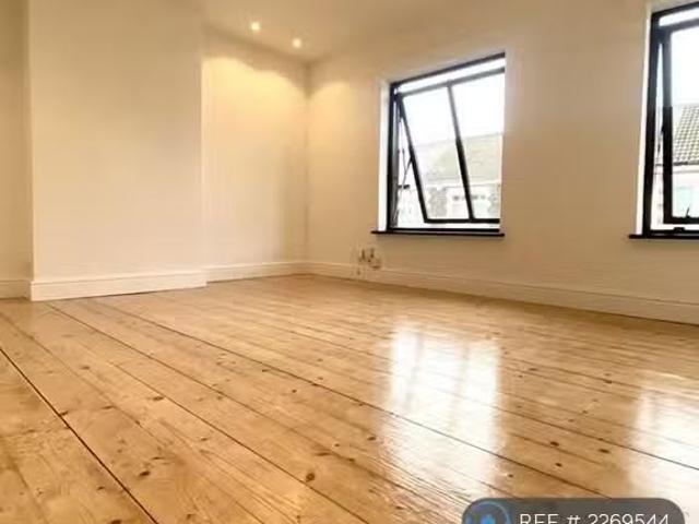 1 bedroom flat for rent in Railway Street, Cardiff, CF24
