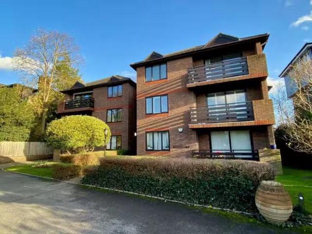 1 bedroom flat for rent in Rectory Road, Beckenham, BR3