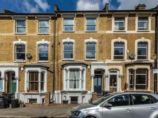 1 bedroom flat for rent in Reighton Road, London, E5