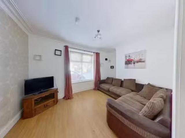 1 bedroom flat for rent in Rosebank Terrace, City Centre, Aber.