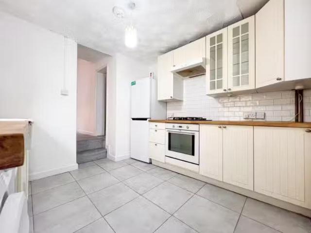 1 bedroom flat for rent in Rutland Street, Grangetown, CF11