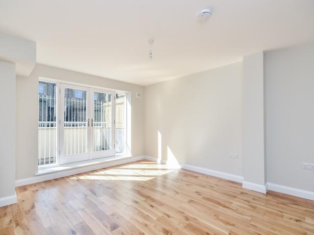 1 Bedroom Flat for Rent in Rye Lane | Foxtons