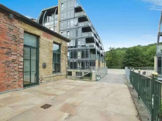 1 bedroom flat for rent in Salts Mill Road, Shipley, BD17