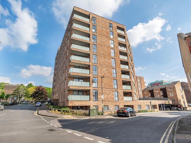 1 Bedroom Flat for Rent in Sherwood Road | Foxtons