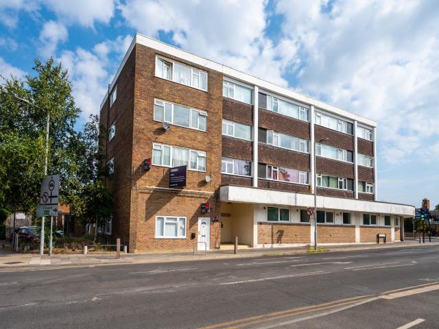 1 Bedroom Flat for Rent in St Marks Hill | Foxtons