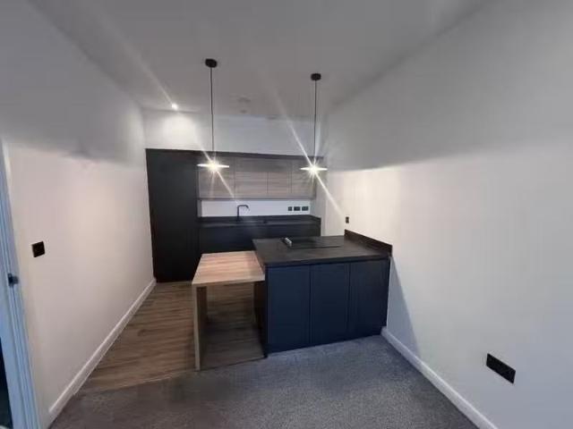 1 bedroom flat for rent in Stone Cross House, 21 27 Churchg.