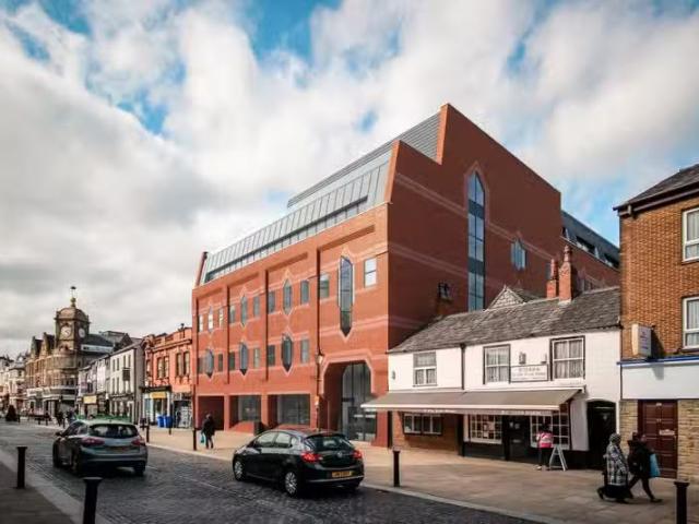 1 bedroom flat for rent in Stone Cross House, 21 27 Churchg.