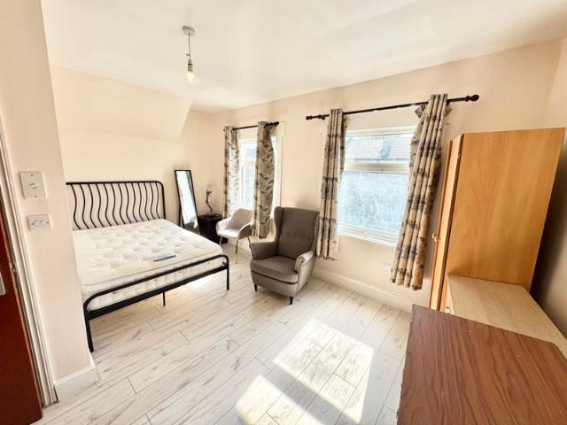 1 Bedroom Flat Fully Furnished Holloway