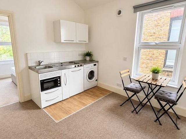 1 bedroom flat in Twickenham