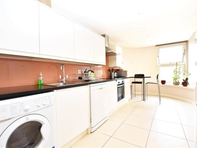 1 bedroom flat in Bambri Court, 1 St. Johns Road, Isleworth, Middlesex, TW7