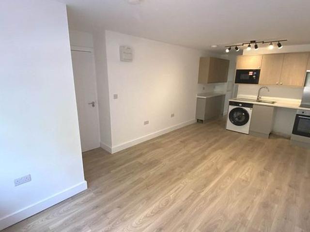 1 bedroom flat in Borehamwood