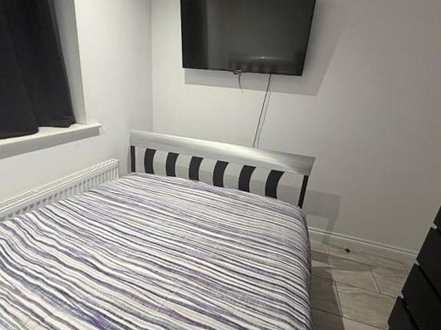 1 bedroom flat in Borehamwood