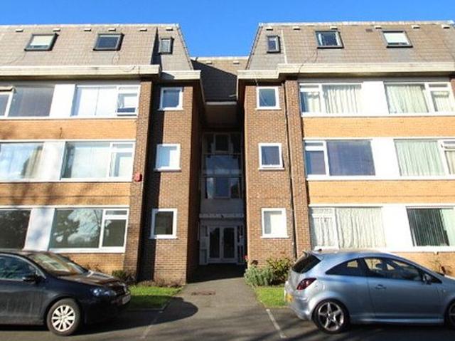 1 bedroom flat in Bromley