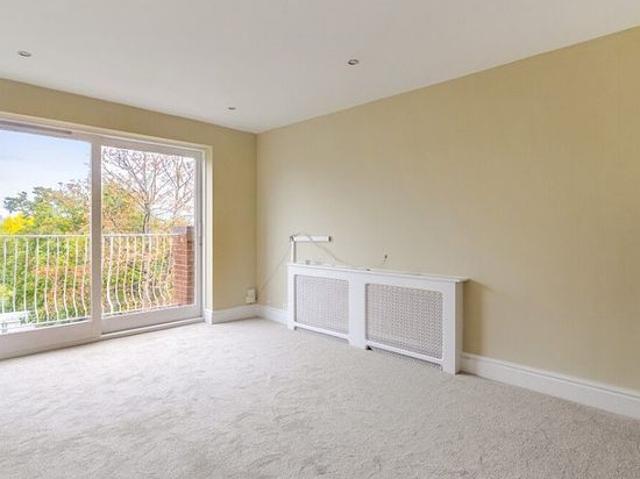 1 bedroom flat in Bromley