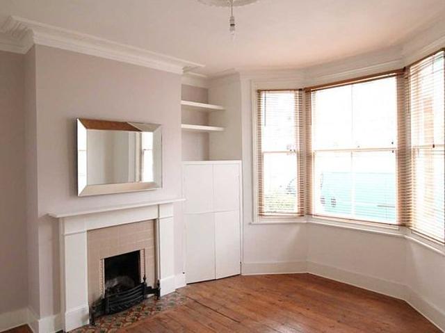 1 bedroom flat in Brentford
