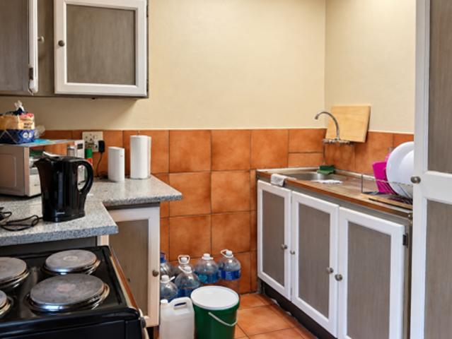 1 Bedroom Flat in Brits Central