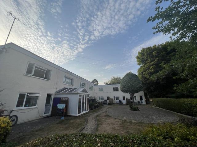 1 Bedroom Flat in Country Location