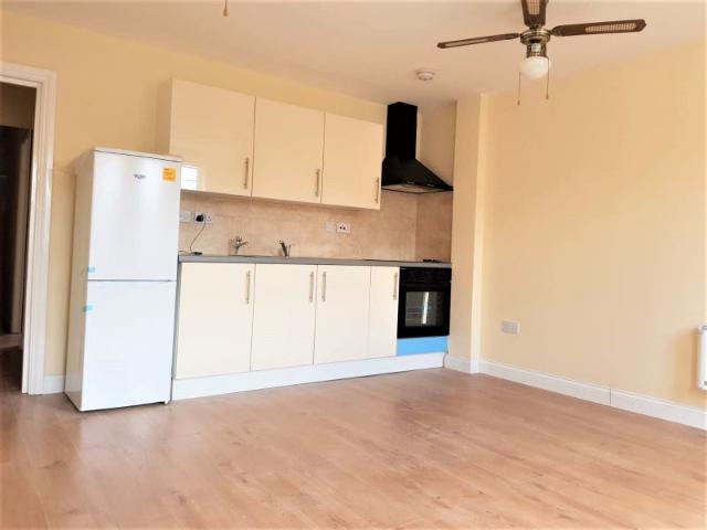 1 Bedroom Flat in Docklands £1595 inc Wifi
