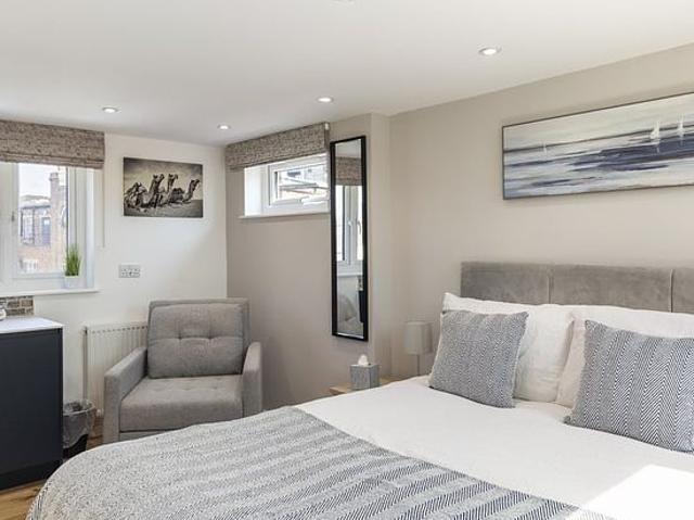 1 bedroom flat in Edgware