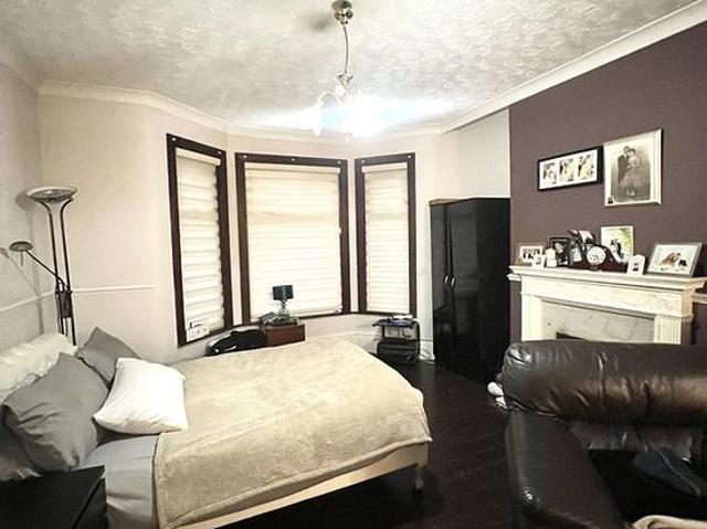 1 bedroom flat in Enfield