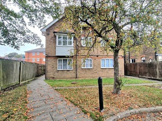 1 bedroom flat in Harrow