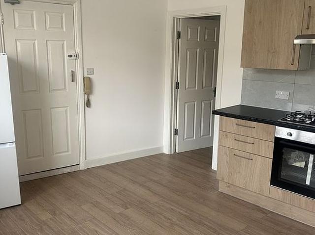 1 bedroom flat in Harrow