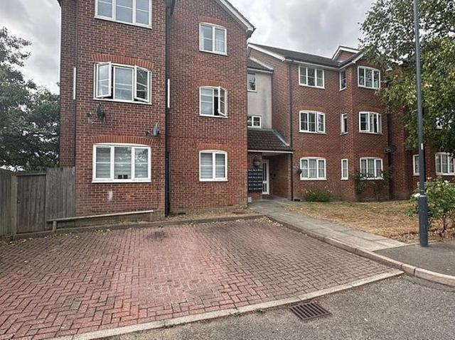 1 bedroom flat in Harrow