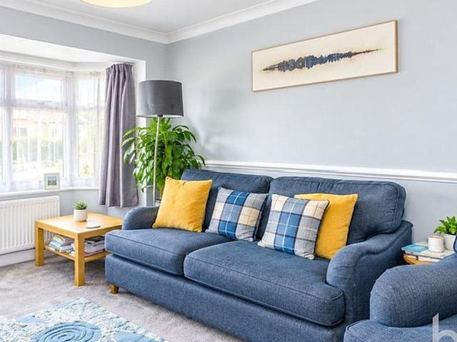 1 bedroom flat in Harrow