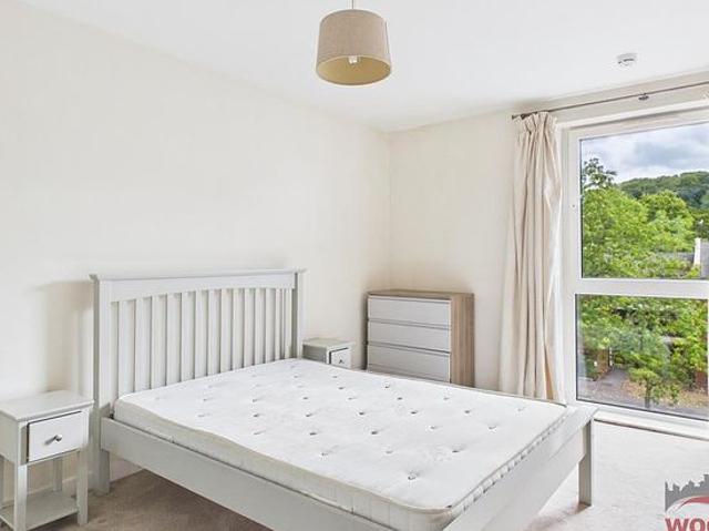 1 bedroom flat in Harrow