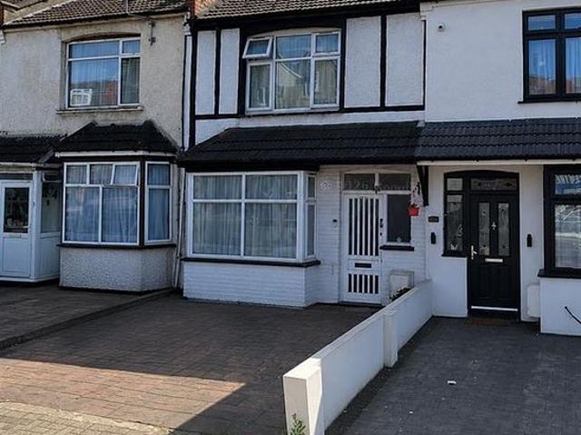 1 bedroom flat in Harrow
